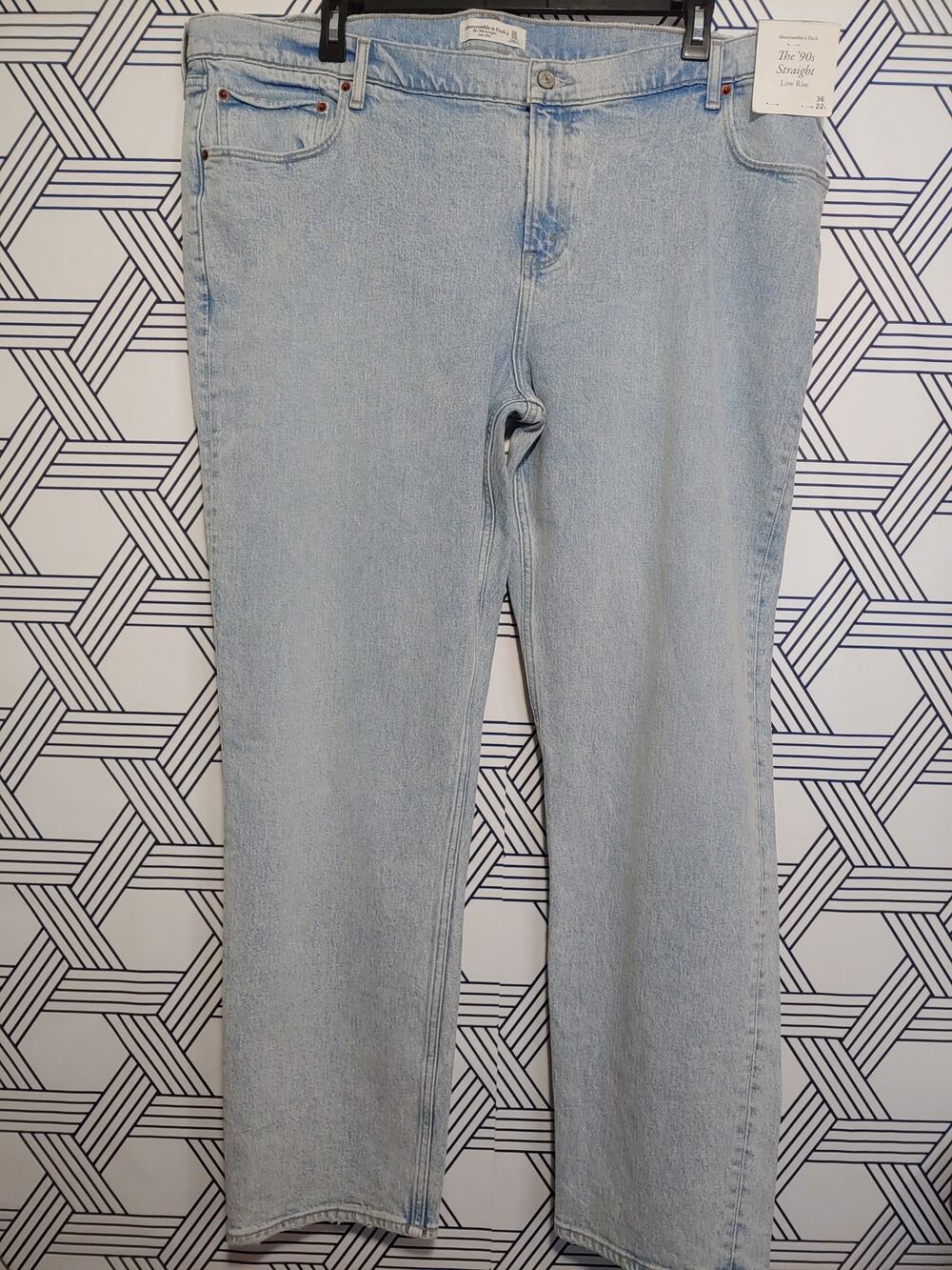 NWT Abercrombie & Fitch Low Rise 90s Straight Jeans Size 36 Y2K Style Clean Girl